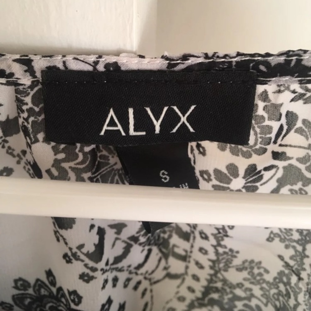 Top - Picture 4 of 4